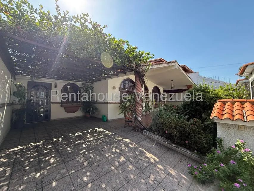 Casa (Duplex) en Venta en Los Overos, Aragua - 2