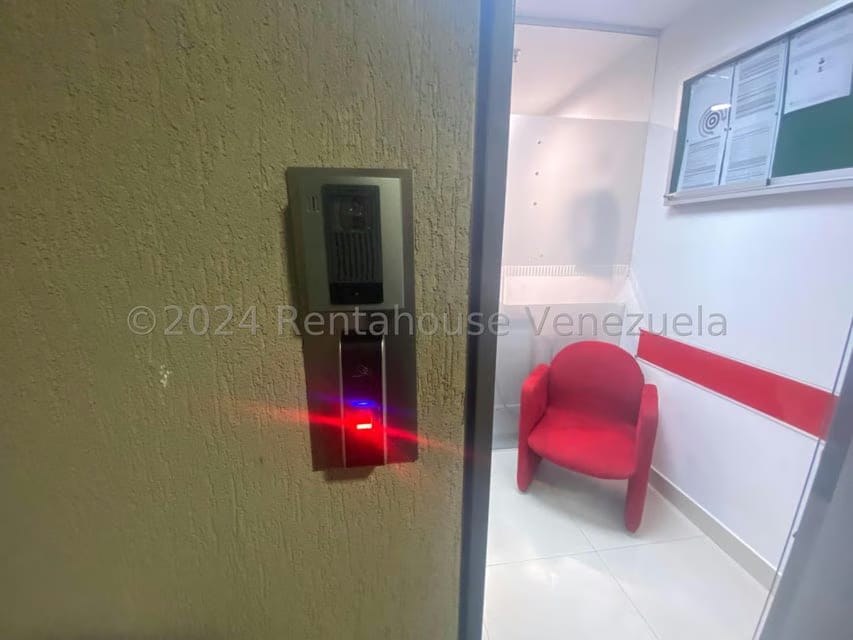 Comercial (Oficina) en Venta en Macaracuay, Distrito Metropolitano - 23
