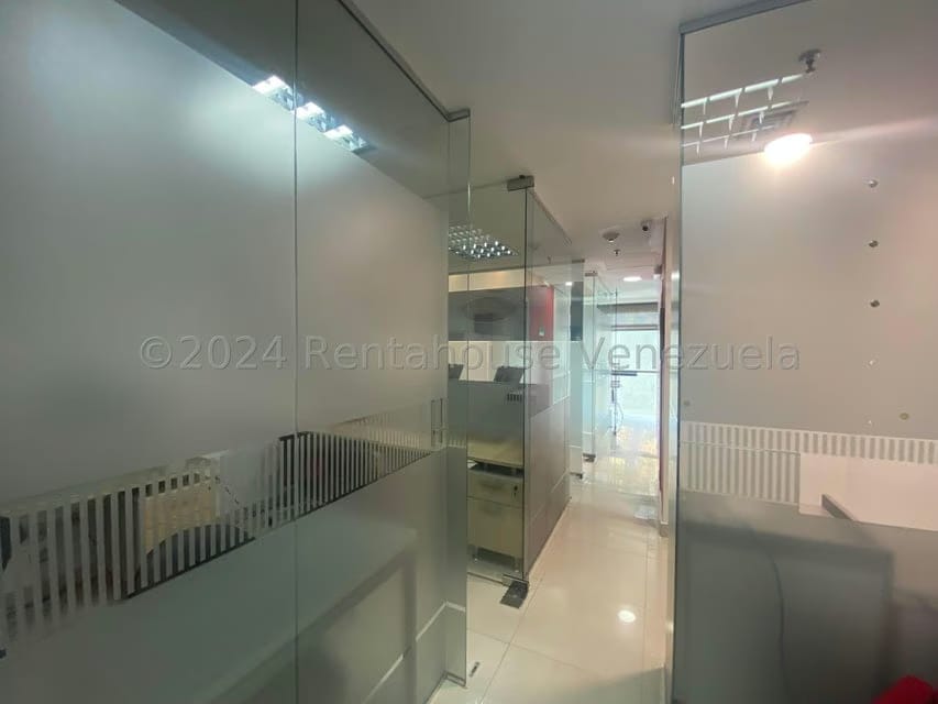 Comercial (Oficina) en Venta en Macaracuay, Distrito Metropolitano - 26