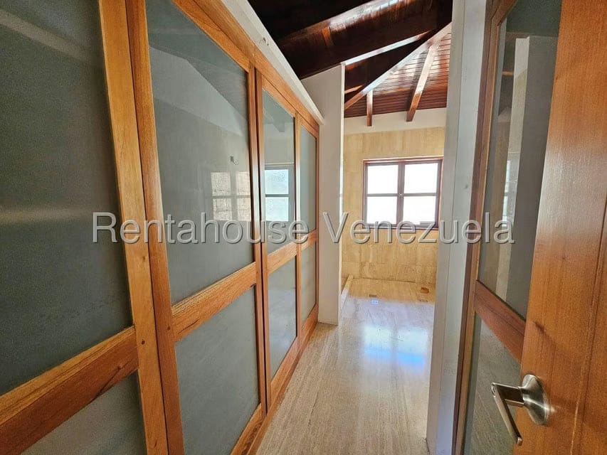 Casa (Multipes Niveles) en Venta en La Lagunita Country Club, Distrito Metropolitano - 37