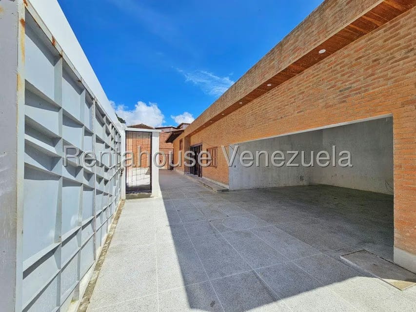 Casa (Multipes Niveles) en Venta en La Lagunita Country Club, Distrito Metropolitano - 74