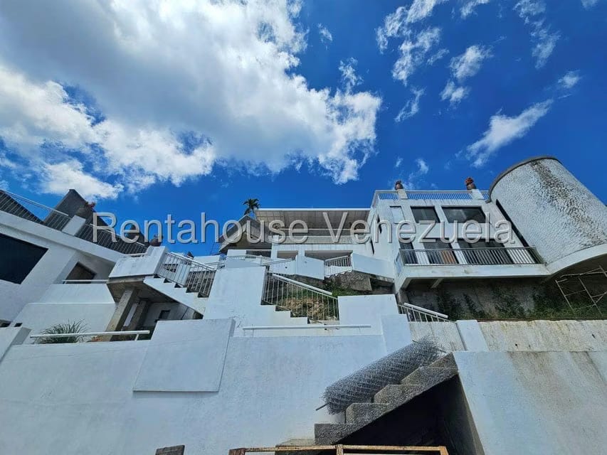 Casa (Multipes Niveles) en Venta en La Lagunita Country Club, Distrito Metropolitano - 76