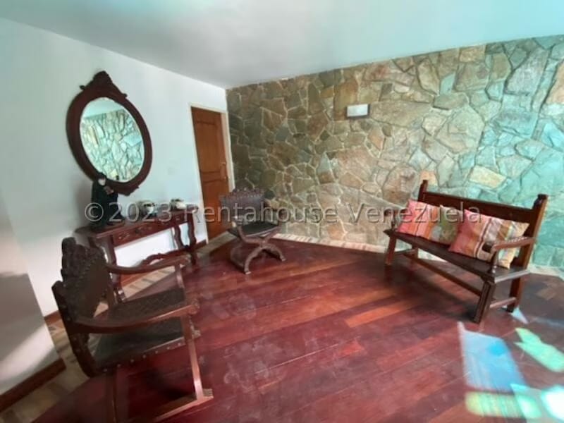 Casa (1 Nivel) en Venta en Prados del Este, Distrito Metropolitano - 16