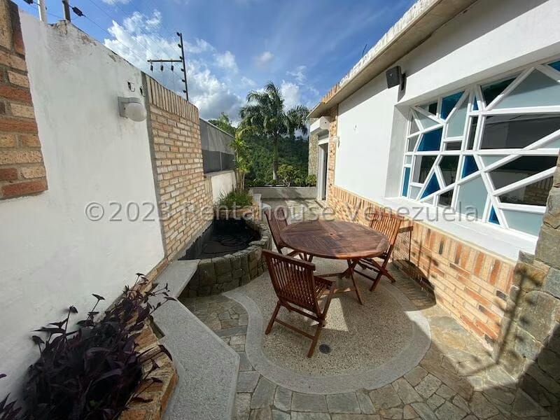 Casa (1 Nivel) en Venta en Prados del Este, Distrito Metropolitano - 46