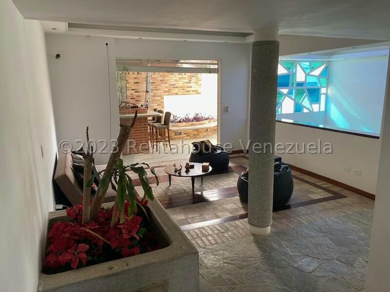 Casa (1 Nivel) en Venta en Prados del Este, Distrito Metropolitano - 48