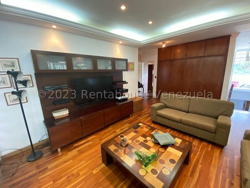 Casa (1 Nivel) en Venta en Prados del Este, Distrito Metropolitano - 61