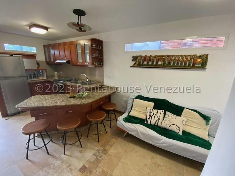Casa (1 Nivel) en Venta en Prados del Este, Distrito Metropolitano - 71