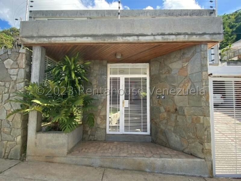 Casa (1 Nivel) en Venta en Prados del Este, Distrito Metropolitano - 76