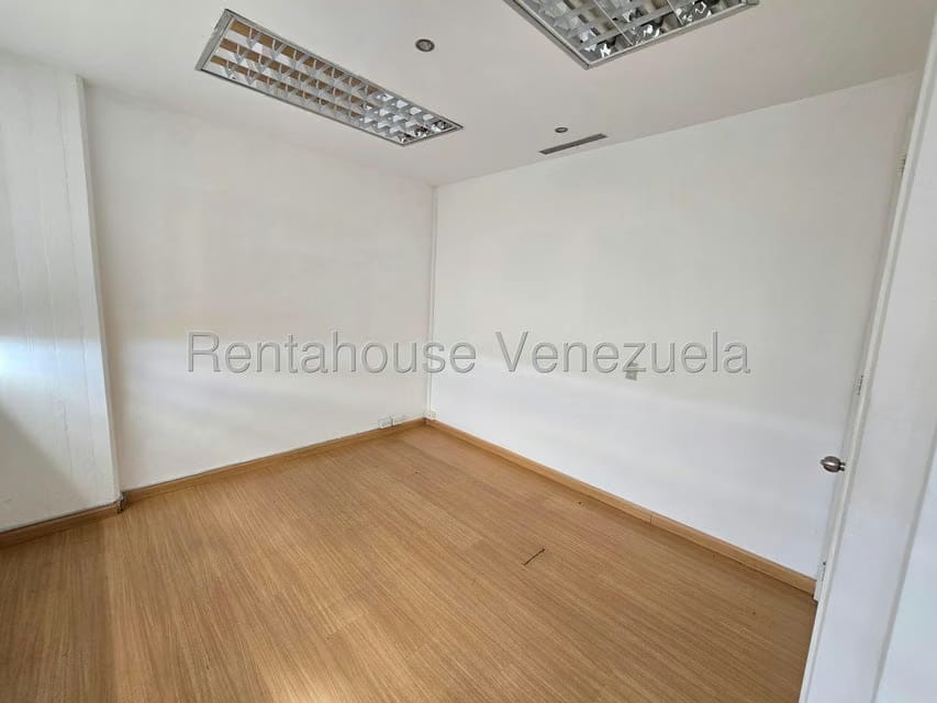 Comercial (Oficina) en Alquiler en Los Cortijos de Lourdes, Distrito Metropolitano - 7