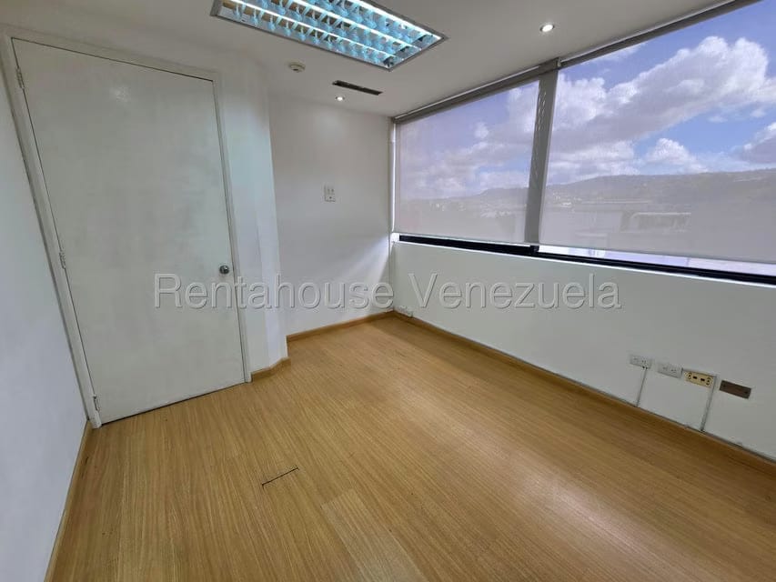 Comercial (Oficina) en Alquiler en Los Cortijos de Lourdes, Distrito Metropolitano - 8