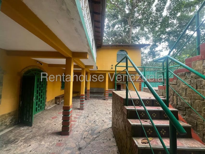 Casa (Multipes Niveles) en Venta en Lomas de Monte Claro, Distrito Metropolitano - 2