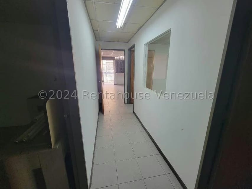 Comercial (Local Comercial) en Alquiler en Santa Monica, Distrito Metropolitano - 11