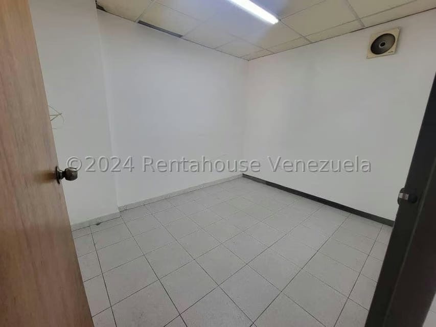 Comercial (Local Comercial) en Alquiler en Santa Monica, Distrito Metropolitano - 12