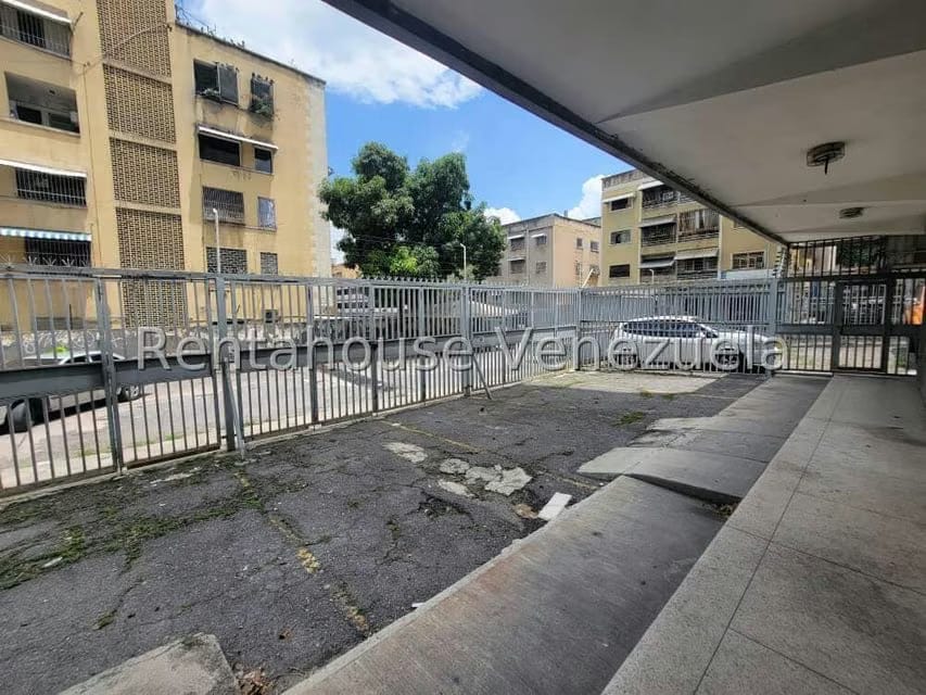 Comercial (Local Comercial) en Alquiler en Santa Monica, Distrito Metropolitano - 13