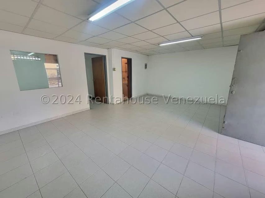 Comercial (Local Comercial) en Alquiler en Santa Monica, Distrito Metropolitano - 3