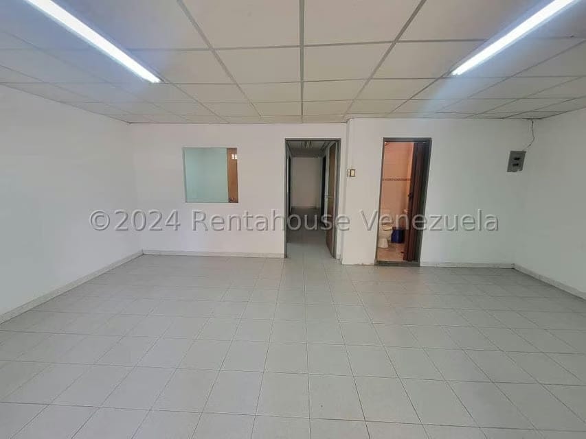 Comercial (Local Comercial) en Alquiler en Santa Monica, Distrito Metropolitano - 4