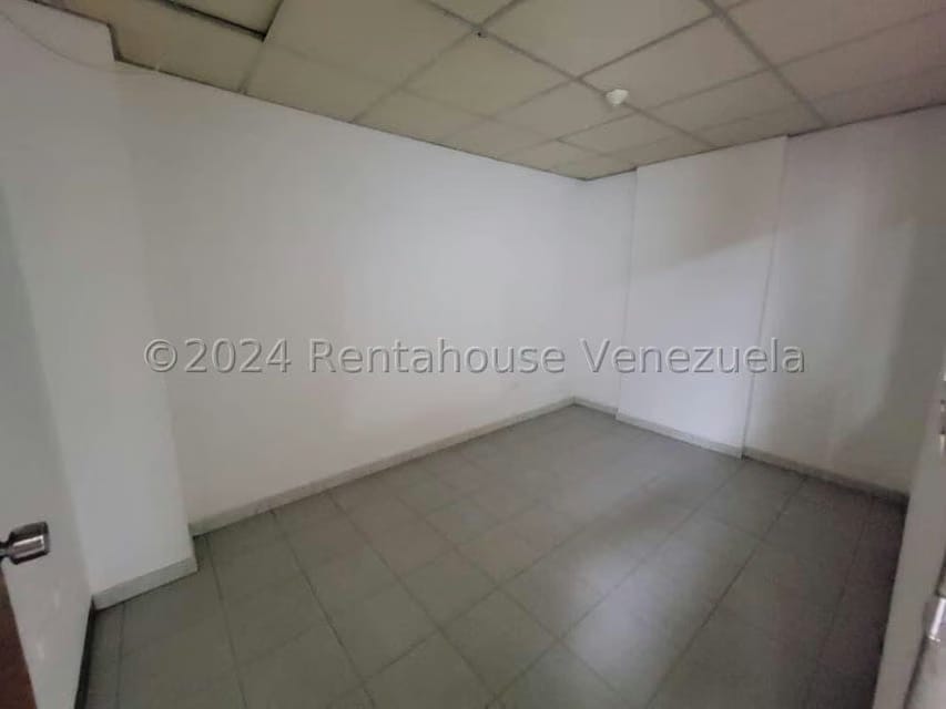 Comercial (Local Comercial) en Alquiler en Santa Monica, Distrito Metropolitano - 9