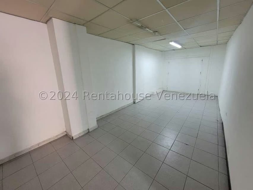 Comercial (Local Comercial) en Alquiler en Santa Monica, Distrito Metropolitano - 10