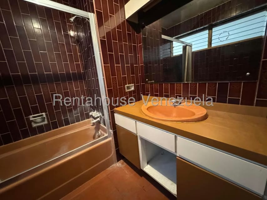 Apartamento (1 Nivel) en Venta en Lomas de Prados del Este, Distrito Metropolitano - 17