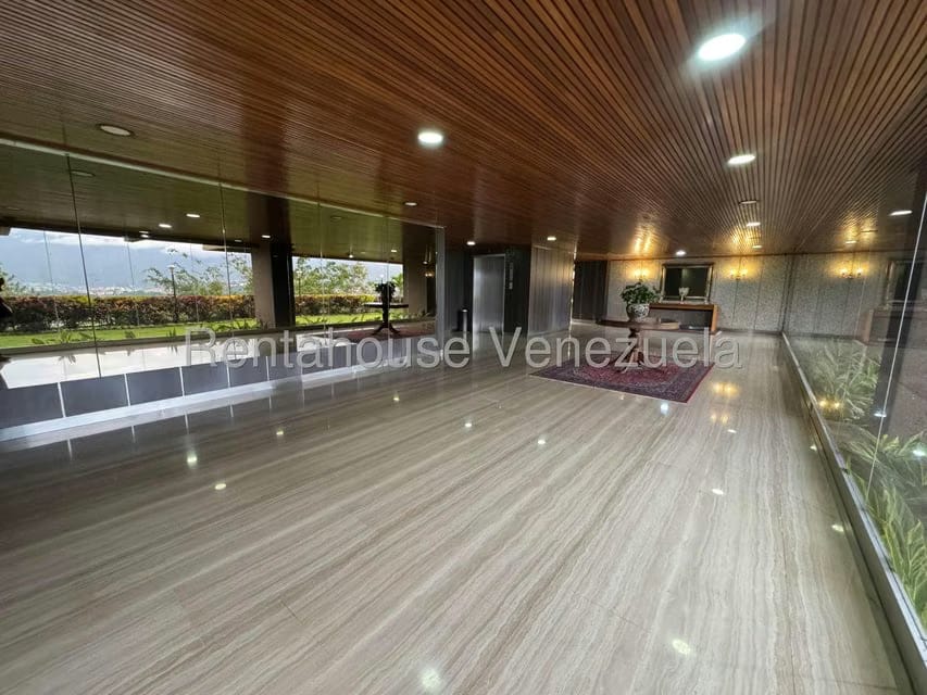 Apartamento (1 Nivel) en Venta en Lomas de Prados del Este, Distrito Metropolitano - 3