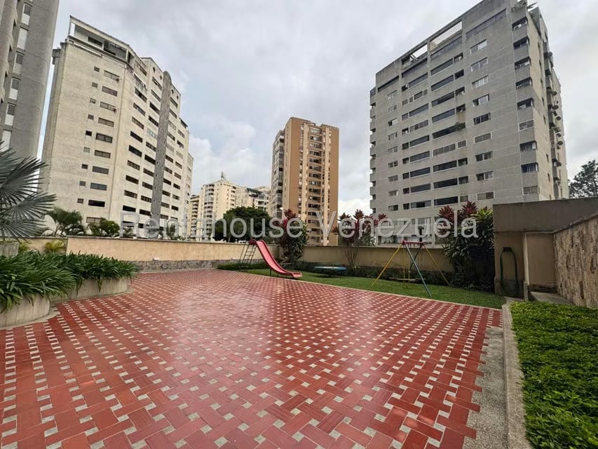Apartamento (1 Nivel) en Venta en Lomas de Prados del Este, Distrito Metropolitano - 32