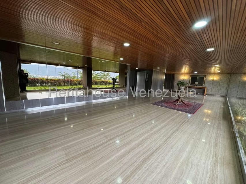 Apartamento (1 Nivel) en Venta en Lomas de Prados del Este, Distrito Metropolitano - 5
