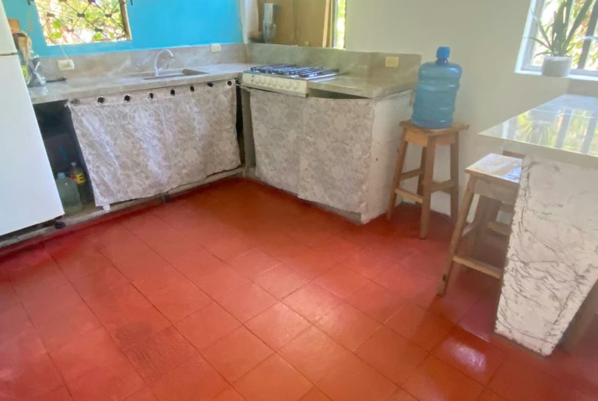 CASA AMPLIA 350M2 5 HABITACIONES 4 BANOS 2 GARAGES - 3