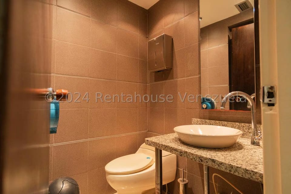 Comercial (Consultorio Medico) en Venta en Santa Paula, Distrito Metropolitano - 14