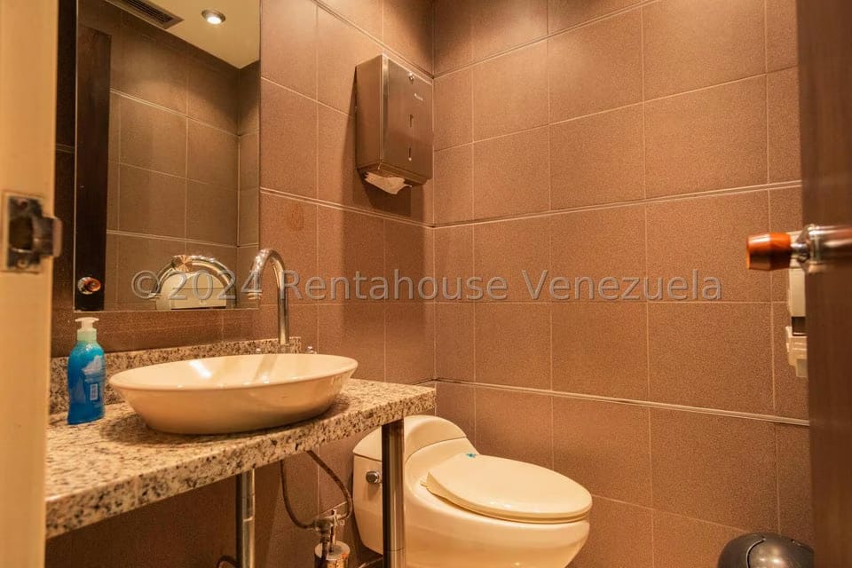 Comercial (Consultorio Medico) en Venta en Santa Paula, Distrito Metropolitano - 15