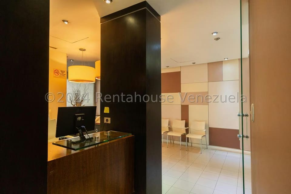 Comercial (Consultorio Medico) en Venta en Santa Paula, Distrito Metropolitano - 17