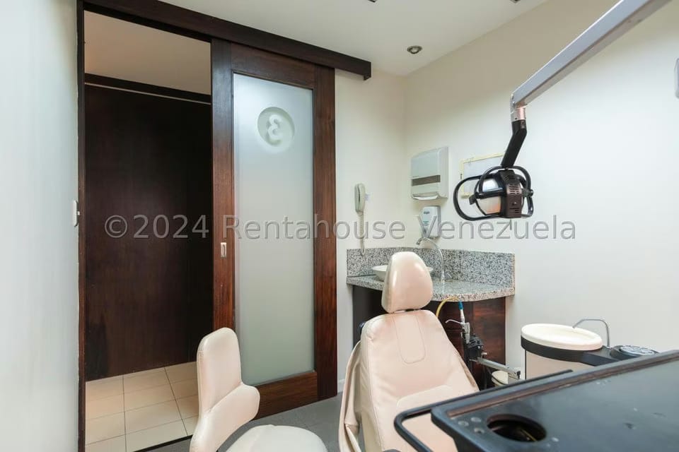 Comercial (Consultorio Medico) en Venta en Santa Paula, Distrito Metropolitano - 23