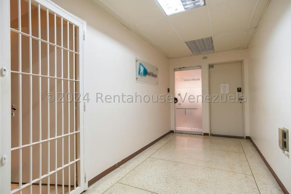 Comercial (Consultorio Medico) en Venta en Santa Paula, Distrito Metropolitano - 25