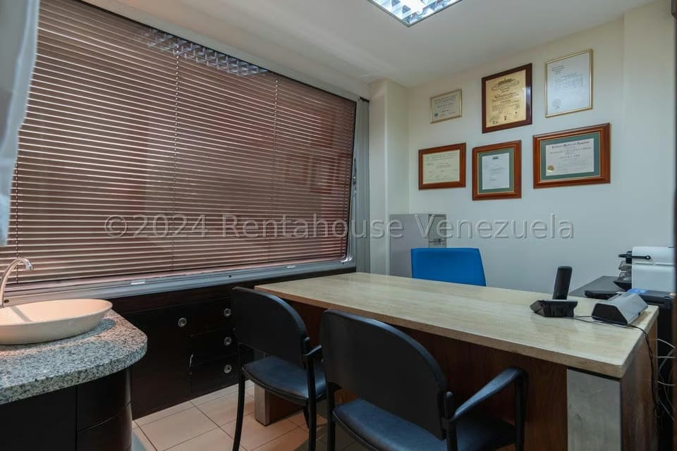 Comercial (Consultorio Medico) en Venta en Santa Paula, Distrito Metropolitano - 10