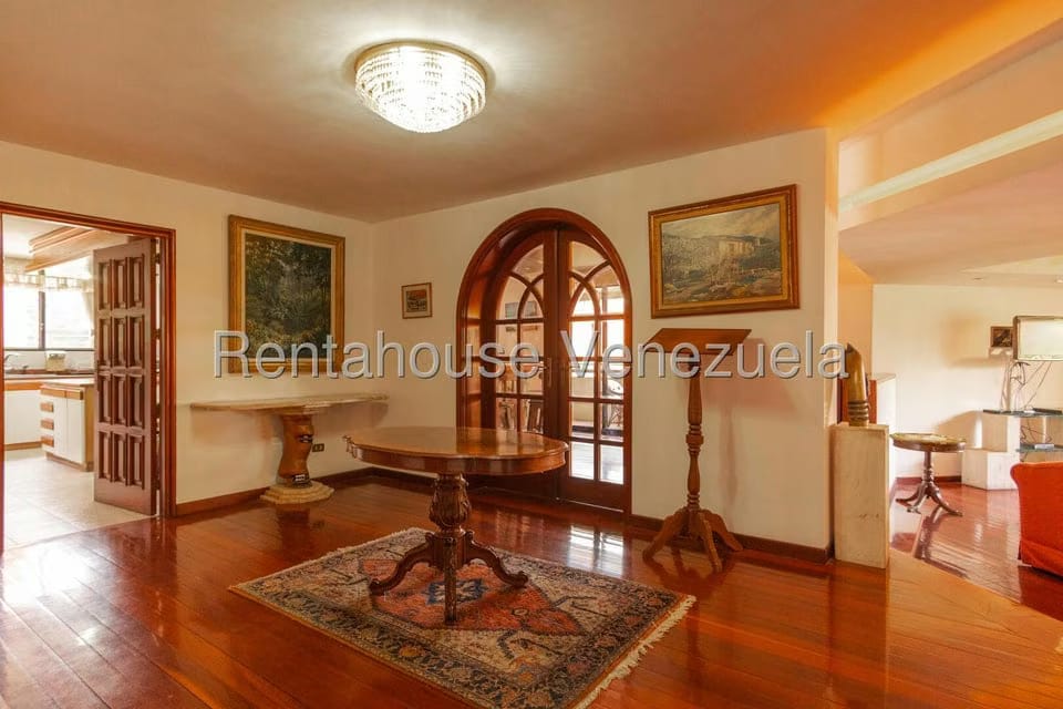 Apartamento (1 Nivel) en Alquiler en Colinas de Valle Arriba, Distrito Metropolitano - 2