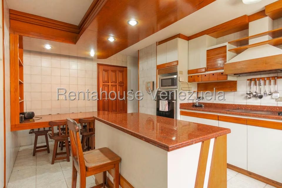 Apartamento (1 Nivel) en Alquiler en Colinas de Valle Arriba, Distrito Metropolitano - 23