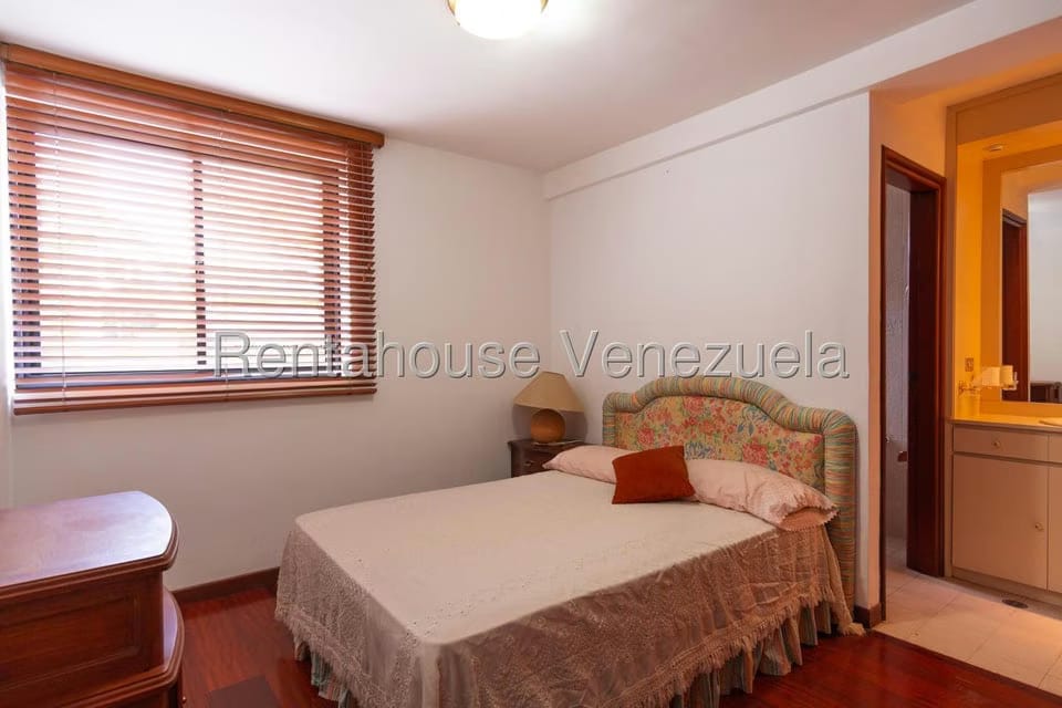Apartamento (1 Nivel) en Alquiler en Colinas de Valle Arriba, Distrito Metropolitano - 30