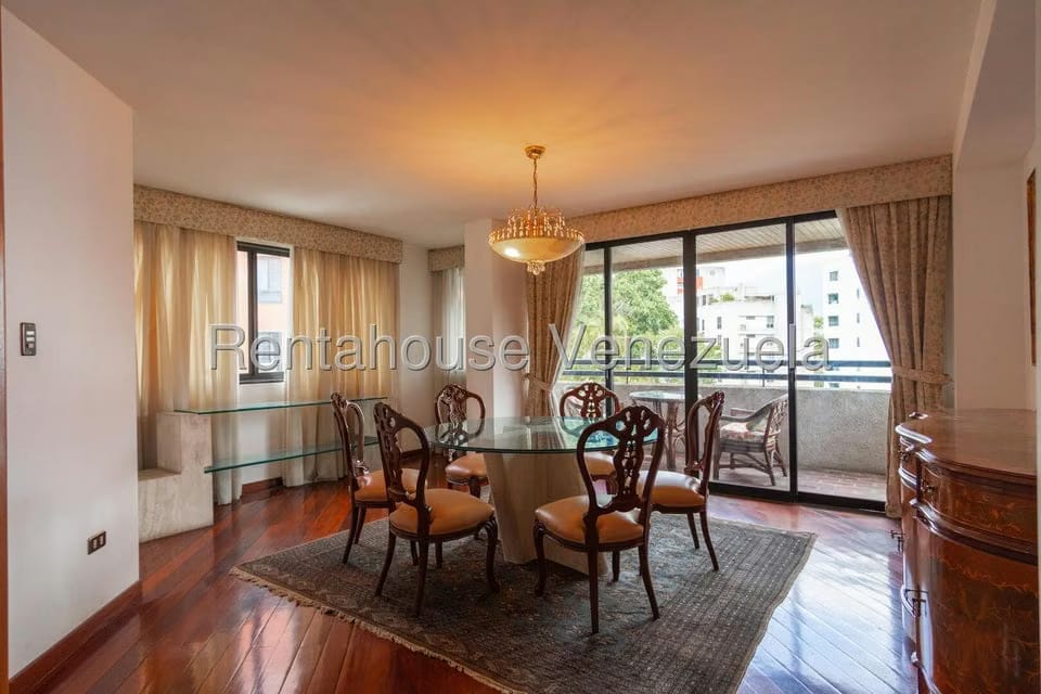 Apartamento (1 Nivel) en Alquiler en Colinas de Valle Arriba, Distrito Metropolitano - 4