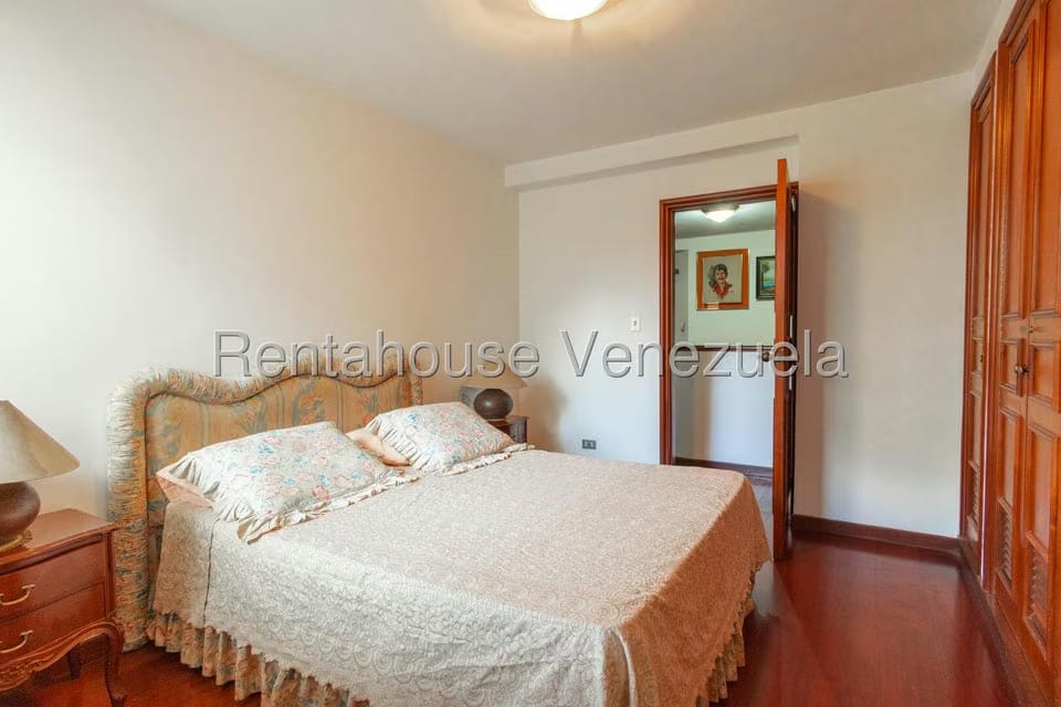 Apartamento (1 Nivel) en Alquiler en Colinas de Valle Arriba, Distrito Metropolitano - 33