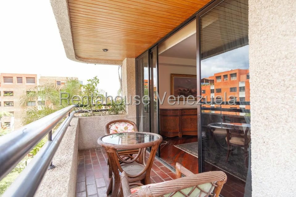Apartamento (1 Nivel) en Alquiler en Colinas de Valle Arriba, Distrito Metropolitano - 34