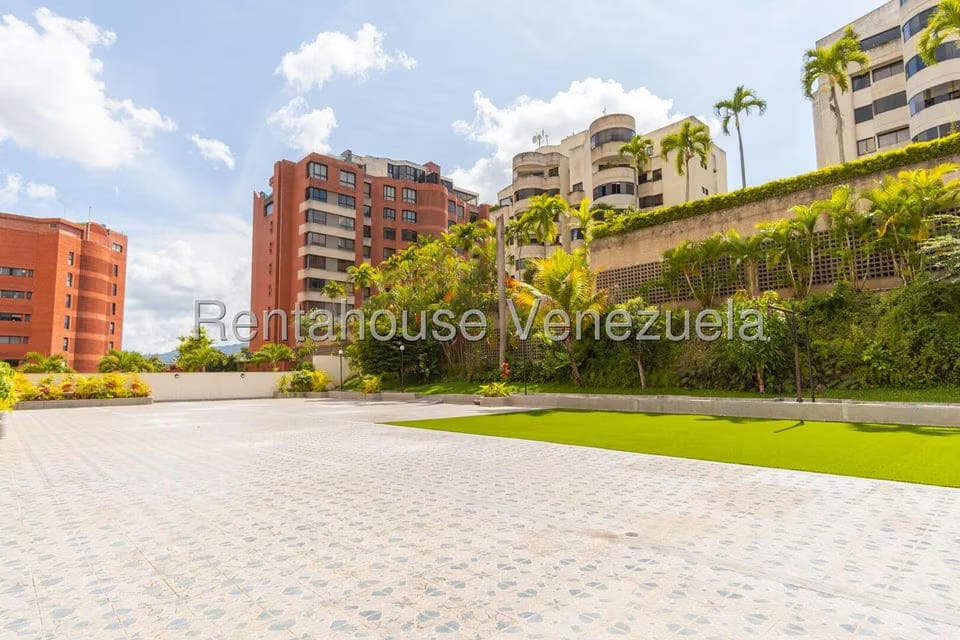 Apartamento (1 Nivel) en Alquiler en Colinas de Valle Arriba, Distrito Metropolitano - 35