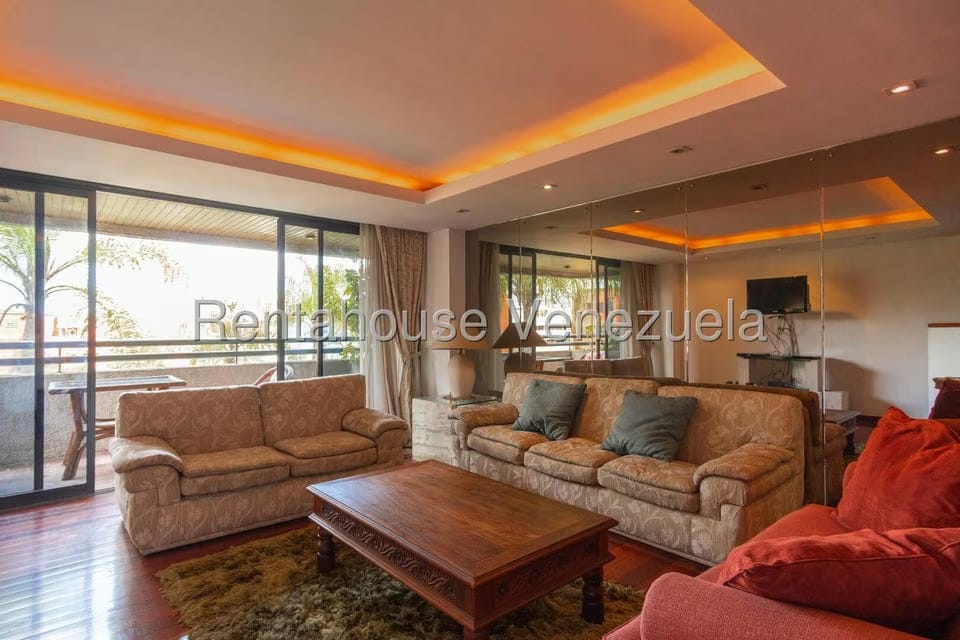 Apartamento (1 Nivel) en Alquiler en Colinas de Valle Arriba, Distrito Metropolitano - 5