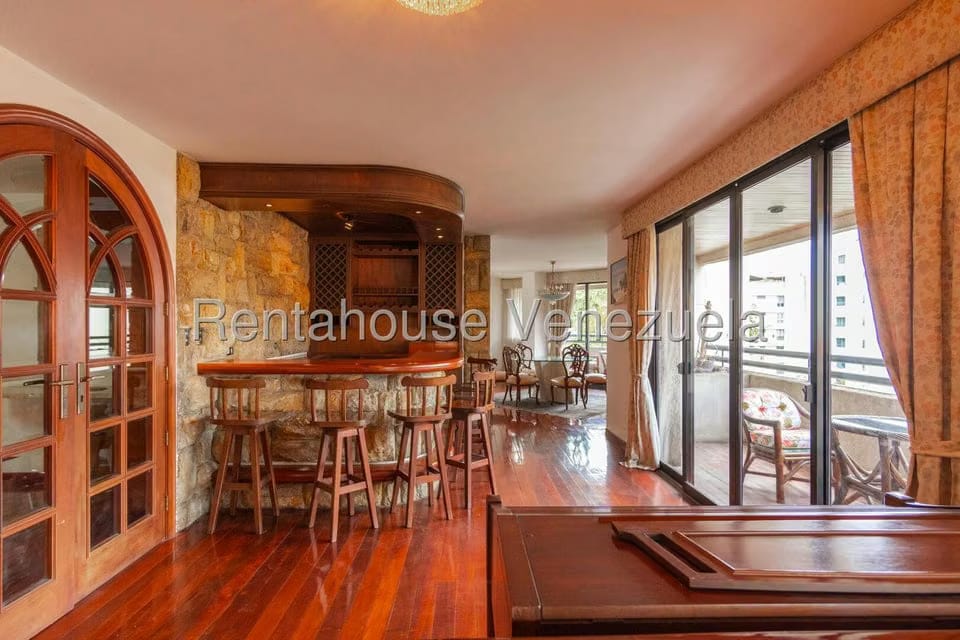 Apartamento (1 Nivel) en Alquiler en Colinas de Valle Arriba, Distrito Metropolitano - 6