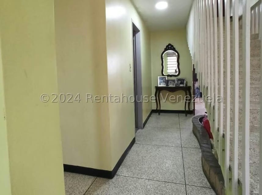 Casa (Multipes Niveles) en Venta en Los Dos Caminos, Distrito Metropolitano - 13