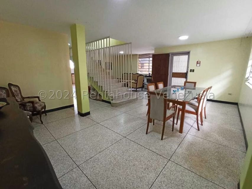 Casa (Multipes Niveles) en Venta en Los Dos Caminos, Distrito Metropolitano - 4