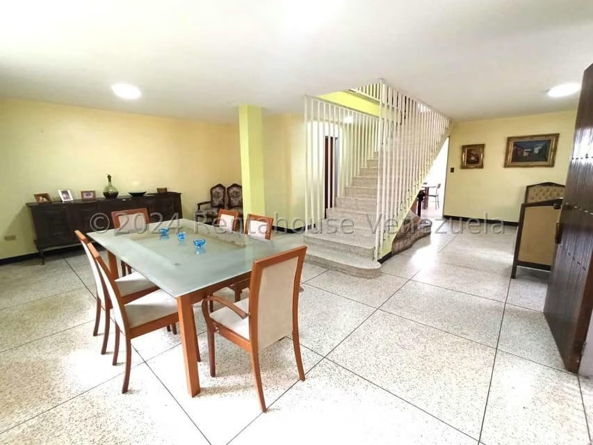 Casa (Multipes Niveles) en Venta en Los Dos Caminos, Distrito Metropolitano - 5