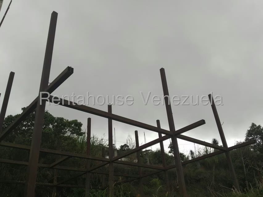 Terreno (Residencial) en Venta en El Junquito, Distrito Metropolitano - 2