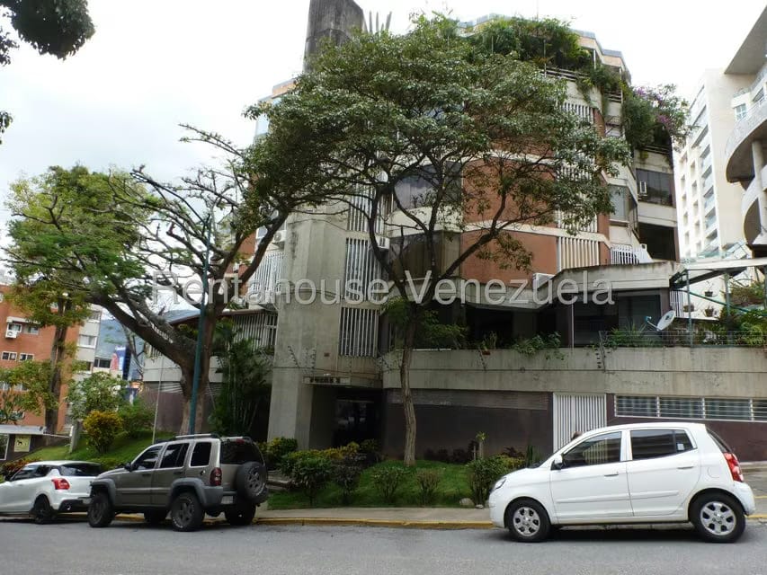 Apartamento (1 Nivel) en Alquiler en Lomas de Las Mercedes, Distrito Metropolitano - 3