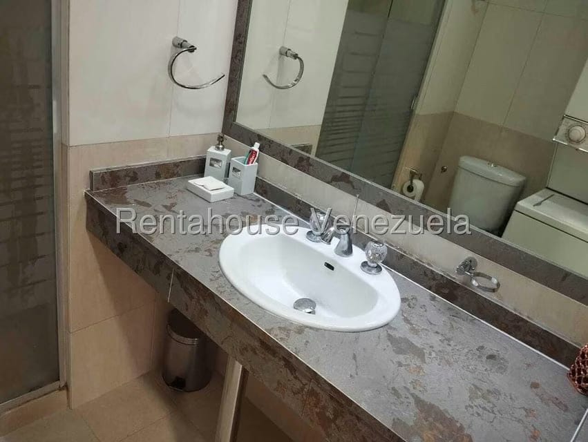 Apartamento (1 Nivel) en Alquiler en Lomas de Las Mercedes, Distrito Metropolitano - 23