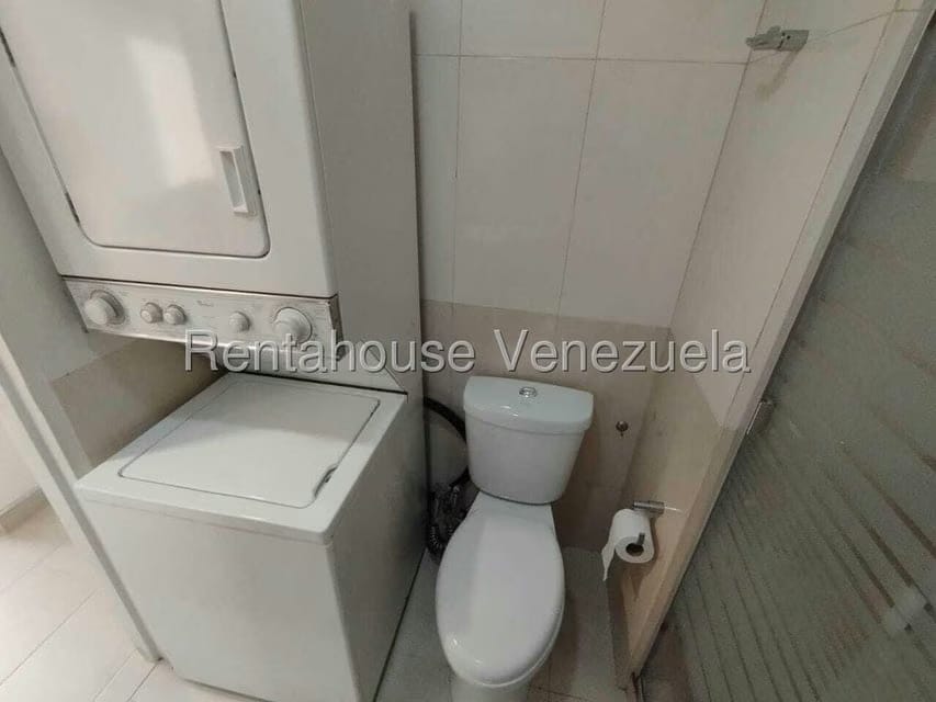 Apartamento (1 Nivel) en Alquiler en Lomas de Las Mercedes, Distrito Metropolitano - 24