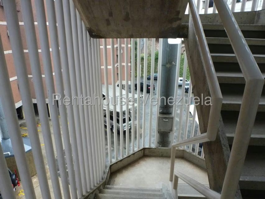 Apartamento (1 Nivel) en Alquiler en Lomas de Las Mercedes, Distrito Metropolitano - 25